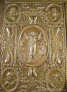 very-old-bibles-cover-5506937